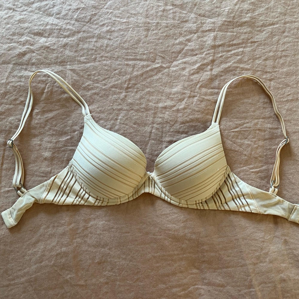 True & Co 32 B push up bra